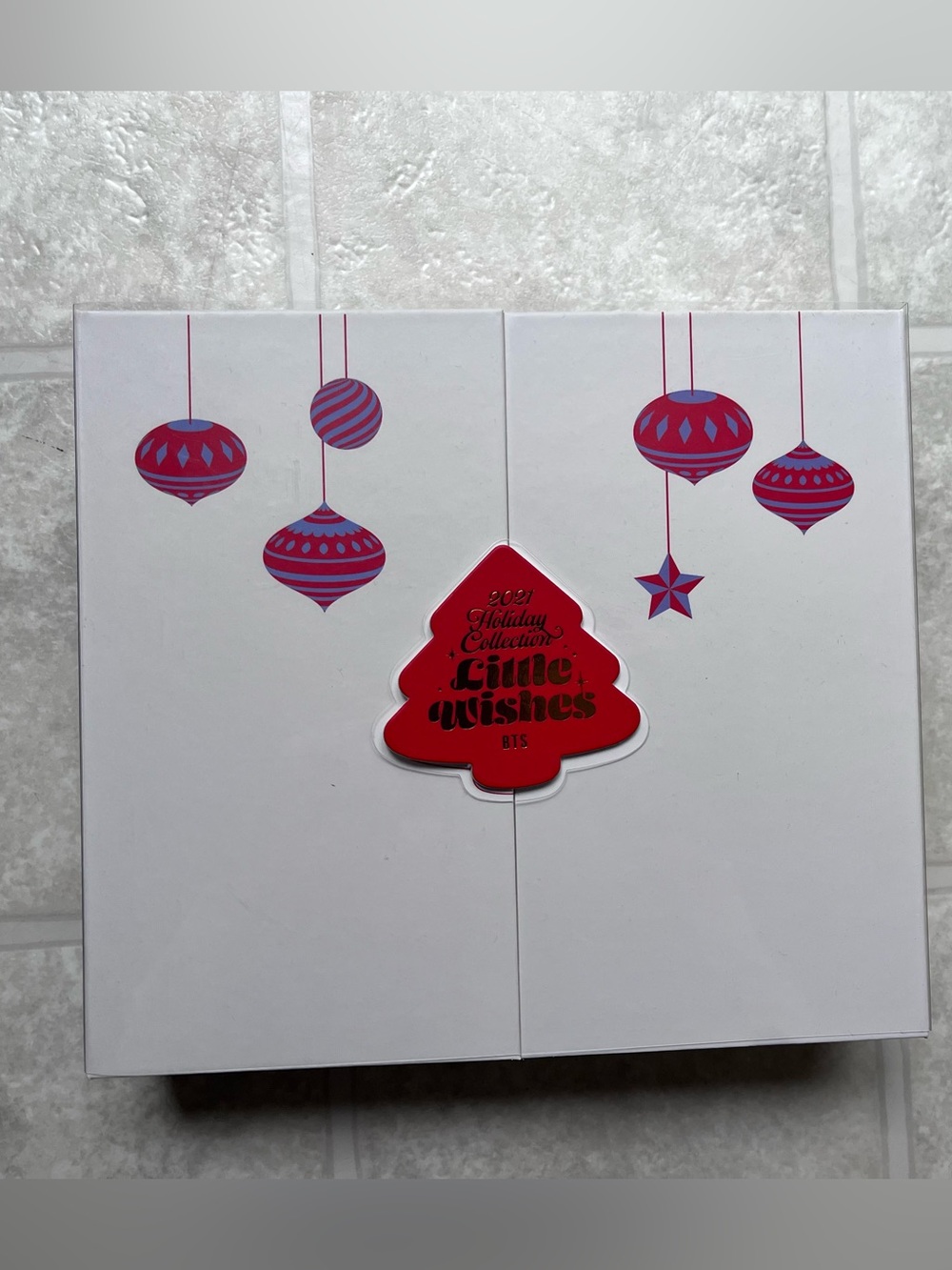 BTS Holiday Collection: Little Wishes - 2021 Holiday Special Box